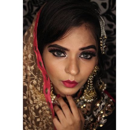 Anjali Gupta nackt schöne galerie