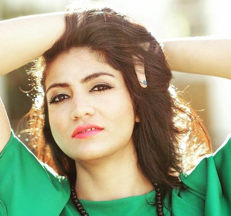 Komal Bhagat nackt pornographische bild