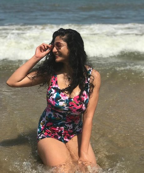 Komal Bhagat nackt freie foto