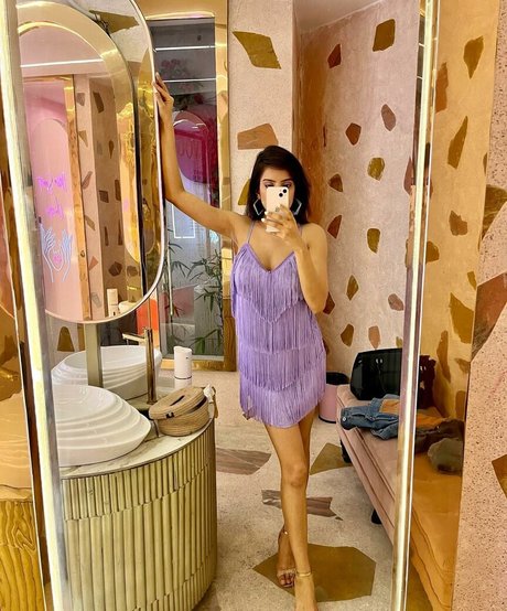 Akshita Dutta exklusive freie bilder