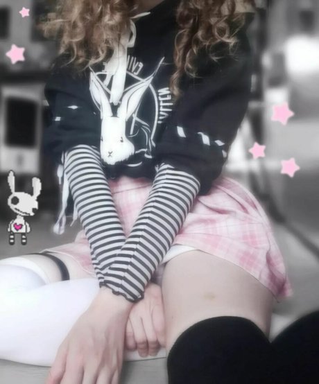 Porcelain Ghoul top sexy bild