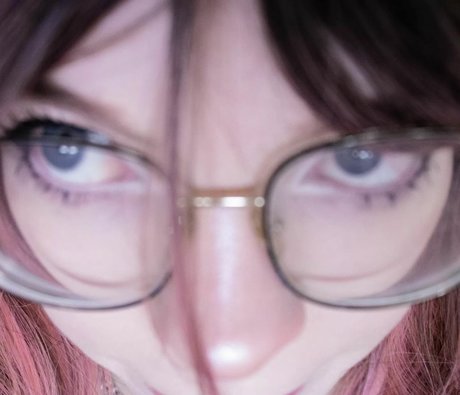 Porcelain Ghoul schauspielerin hübsche fotos