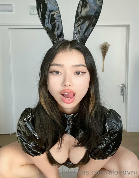 Plushydani exklusive pornografische foto