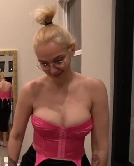 Geovanna Antoinette pornostar kunst galerie