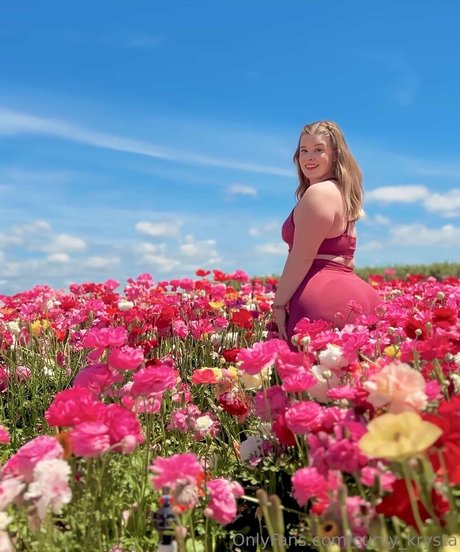 Curvy Krysta top hd foto