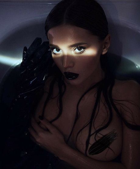 Ayakaomi sexy pornografische galerie