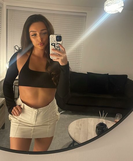 Chloe Panchal model perfekte galerien