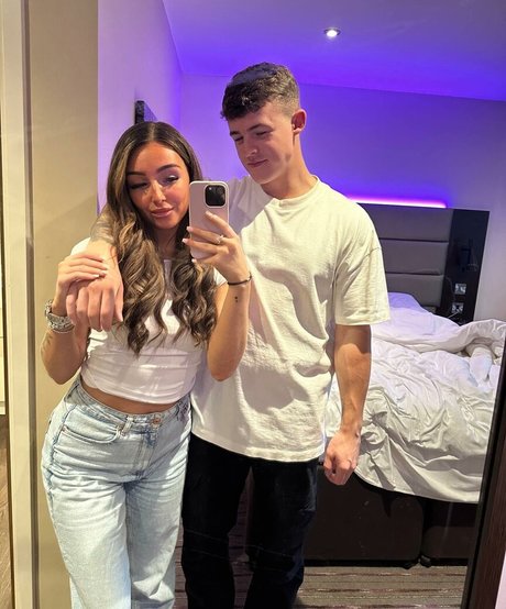 Chloe Panchal erotische schöne bilder