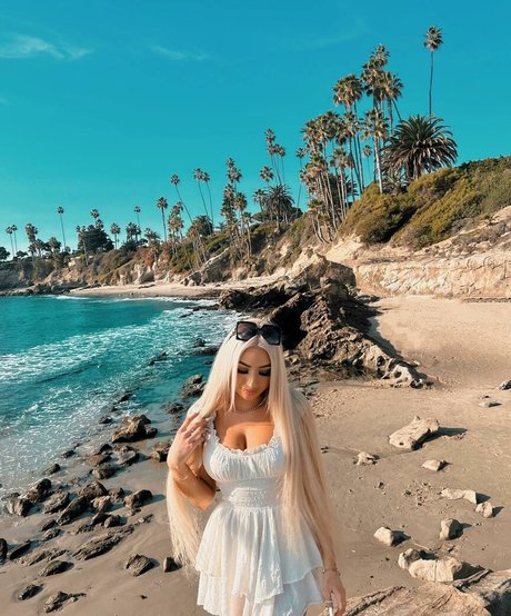 Monet Fisher erwachsene heiße bild