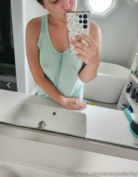 Annoyed Wifey nackt schöne foto