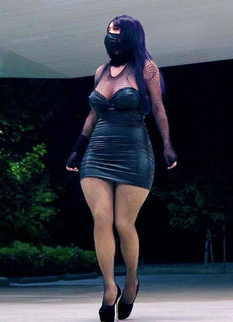 CrimsonBorgia sex pornostar bilder