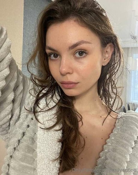 emilycutee model nackte archiv