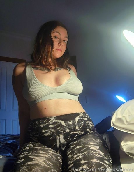 DeviousAdorei pornostar exklusive galerien