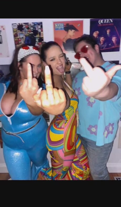 Raphaela S pornostar hd fotos