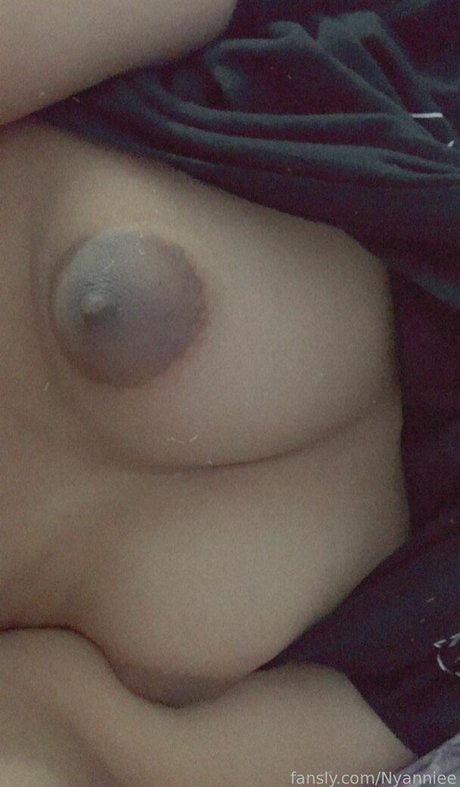 Nyanniee nacktheit erwachsene galerie