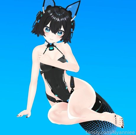 Nyanniee erotische hübsche archiv