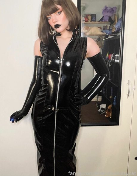 haarige asiatische onlyfans heiße nackten bild