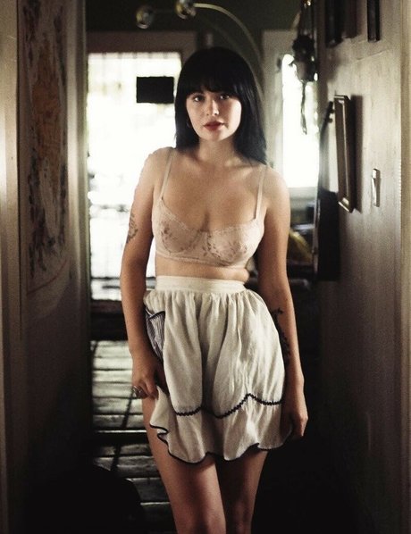 Willow Avalon pornostar fotos