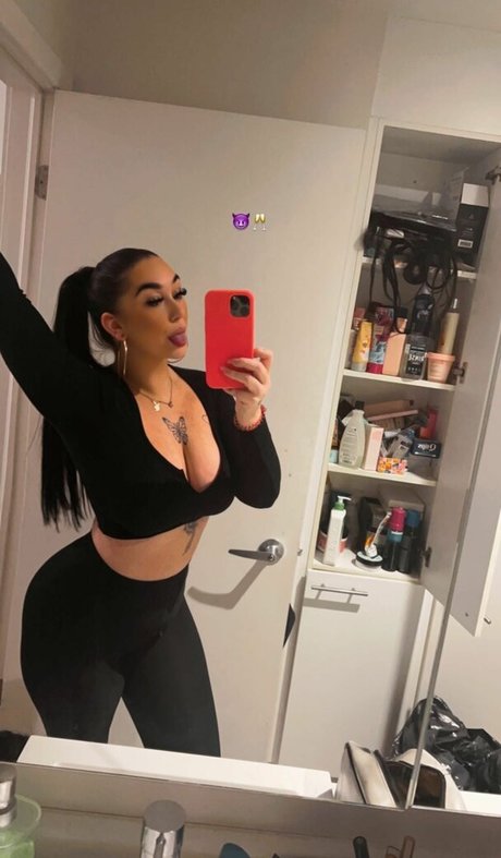 Mbou_ model kunst galerie