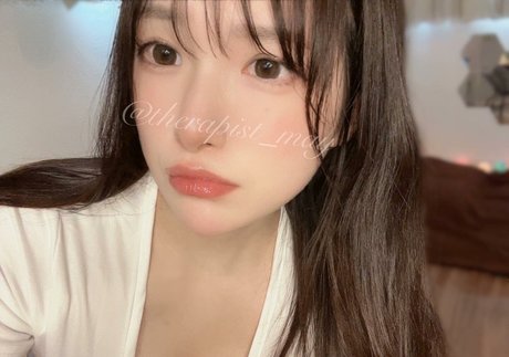 Mei Yamamoto model top bilder