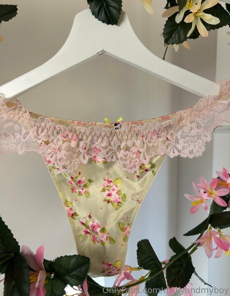 petitenikky nackte galerie