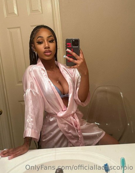 OfficialLadiiScorpio xxx nackte foto