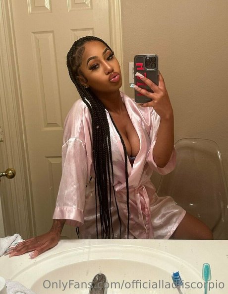 OfficialLadiiScorpio Bilder