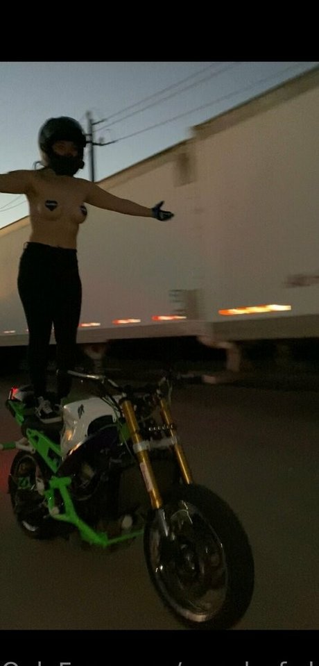 angel of deathhx nackt perfekte galerien