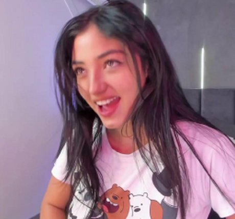 anasofia henaov555 hd akt bild