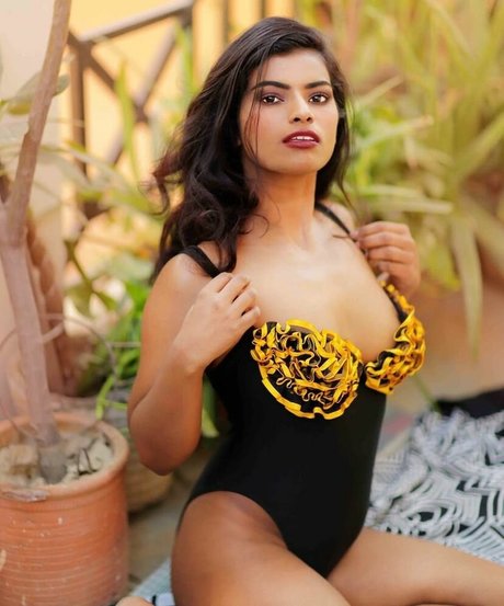 Nidhi Goel nette fotos