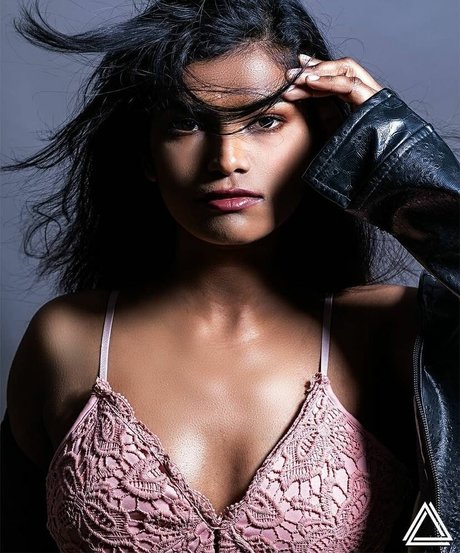 Nidhi Goel porno xxx foto