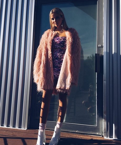 Lola Dubrul pornostar nackt bilder