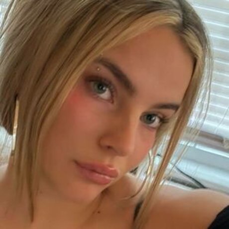 Lola Dubrul sexy pornografische galerien