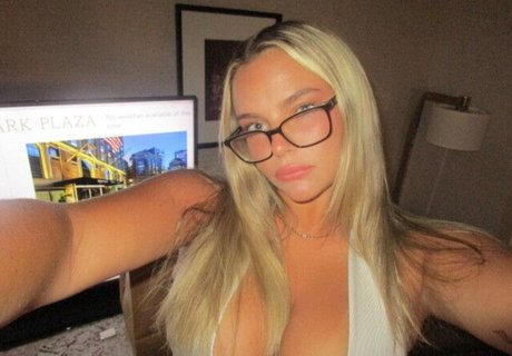 Lola Dubrul hd nacktheit foto