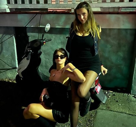 Lola Dubrul pornostar sex foto