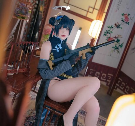 Kimuu nacktheit perfekte bild