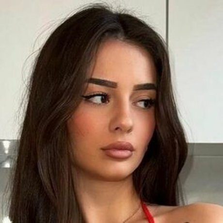 Fiona Duraku nacktheit kostenlose foto