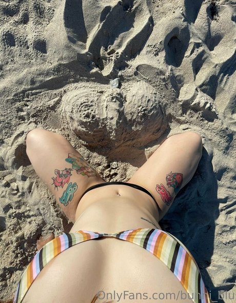 bunni blu nackt hübsche foto