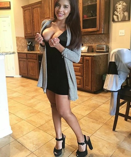 Skylerlo erotische schöne bild