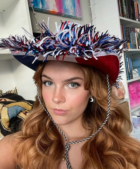 McKenzie Bell xxx nackte foto