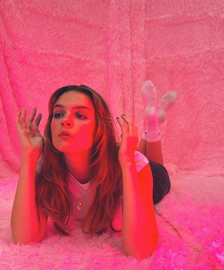 McKenzie Bell erwachsene nackten foto