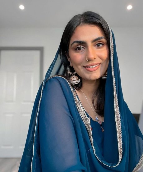 Tindy Kaur nackt pornografische bild