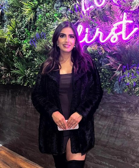 Tindy Kaur hübsche nackte archiv