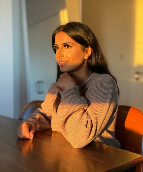 Tindy Kaur exklusive erwachsene archiv