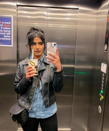 Tindy Kaur hübsche kunst bilder