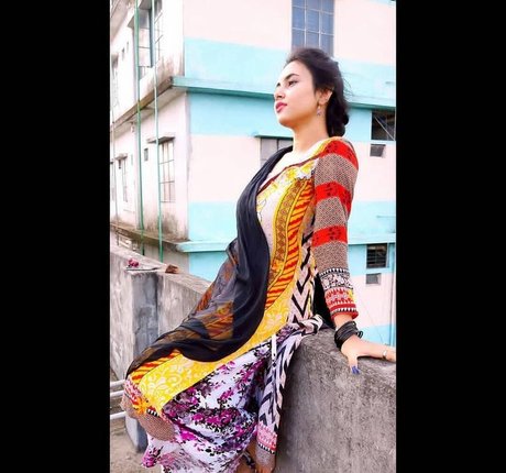 Aarohi Verma pornostar kunst bild