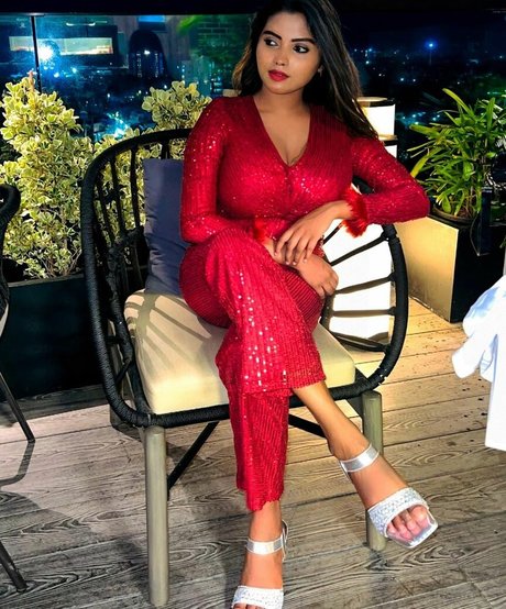 Elakkiya Rajendran porno nackt galerie