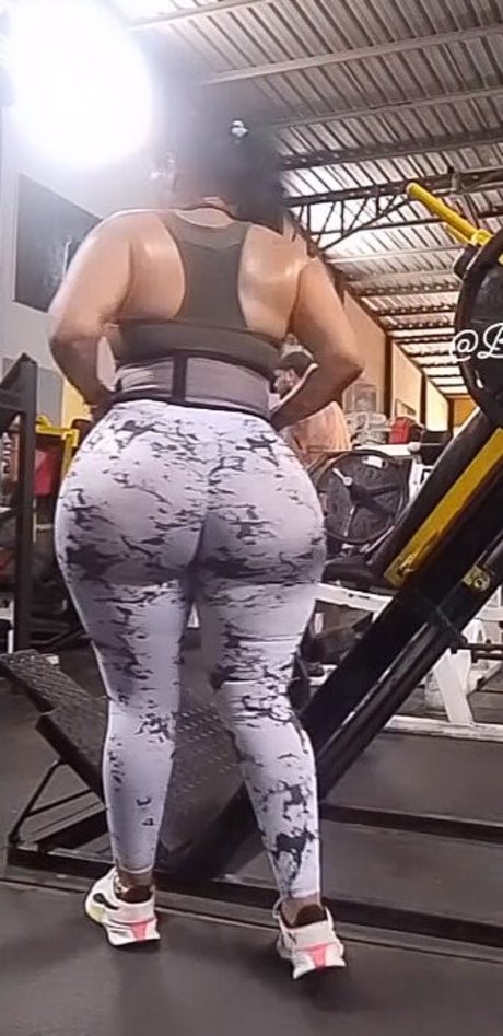 Bellisima 32 nackt pornographische bilder