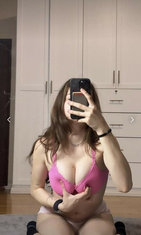 Talissa Smalley kunst akt bild