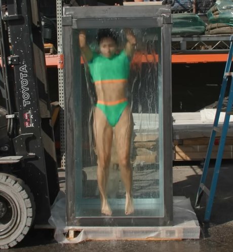 Michelle Khare nackt top fotos